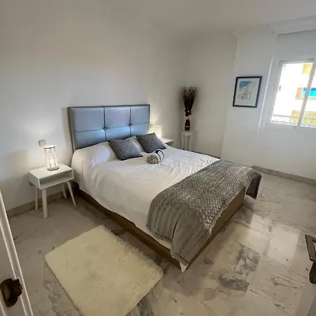 Ferienwohnung Heart Of Puerto Banus Newly Renavated Free Parking , Wifi ,Pool,Gym,Padel Court Marbella Exterior foto