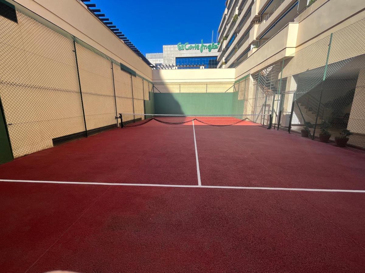 Heart Of Puerto Banus Newly Renavated Free Parking , Wifi ,pool,gym,padel Court Apartament